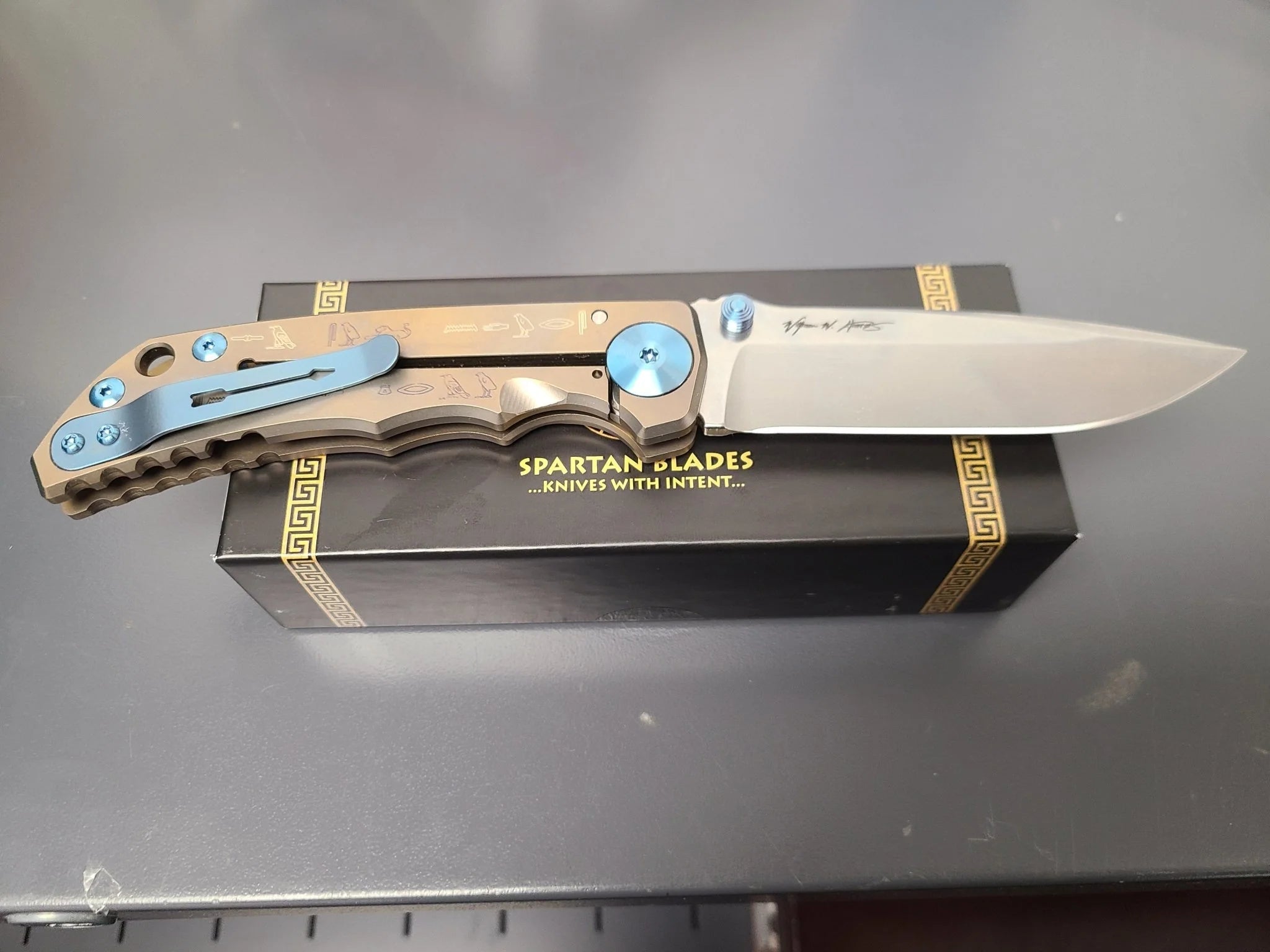 SPARTAN BLADES SF5KTUT SHF TI HANDLE 2025 SE CPM-MAGNACUT SPARTAN HARSEY KING TUT FOLDING KNIFE.