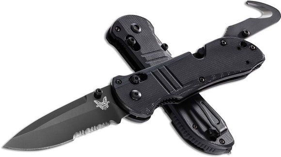 BENCHMADE 917SBK TRIAGE AXIS LOCK CPM-S30V BLADE STEEL COMBO EDGE FOLDING KNIFE.